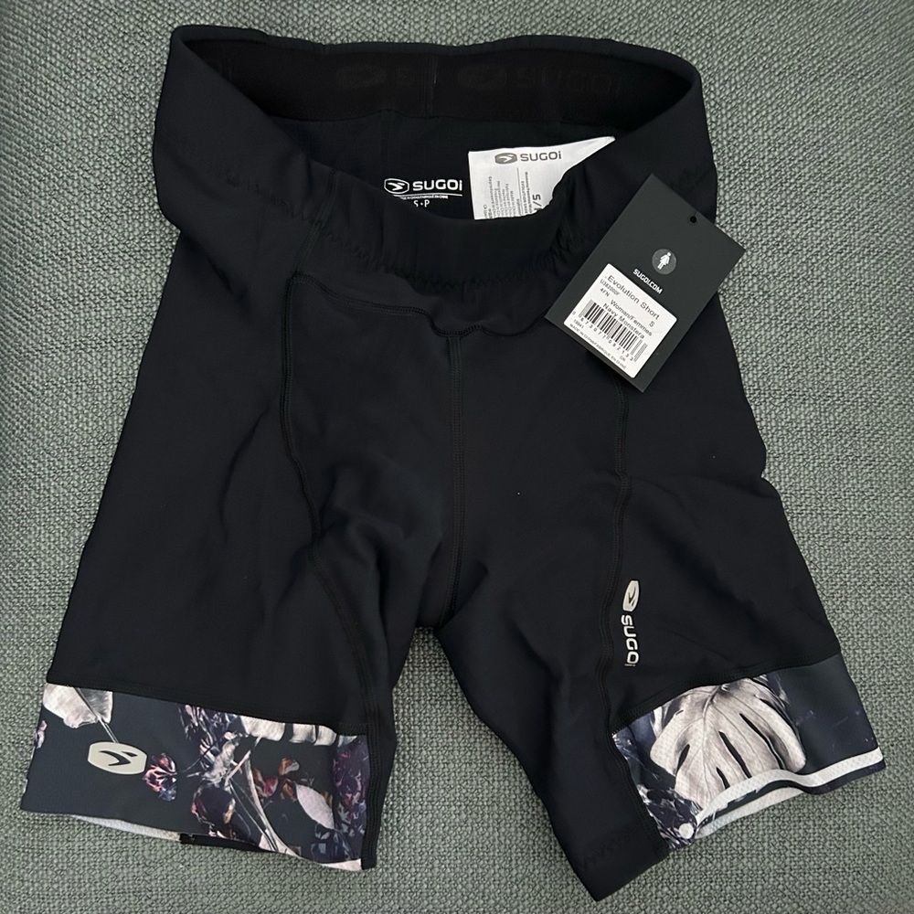 BNWT Sugoi Evolution Cycling Shorts